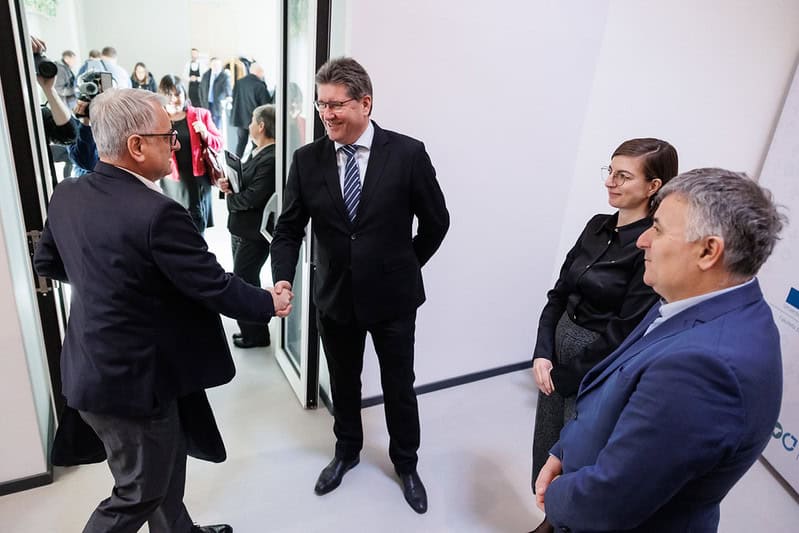 55100833614 91c2520363 c