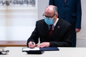 Foto7 podpis pisma o nameri Dolinšek resized