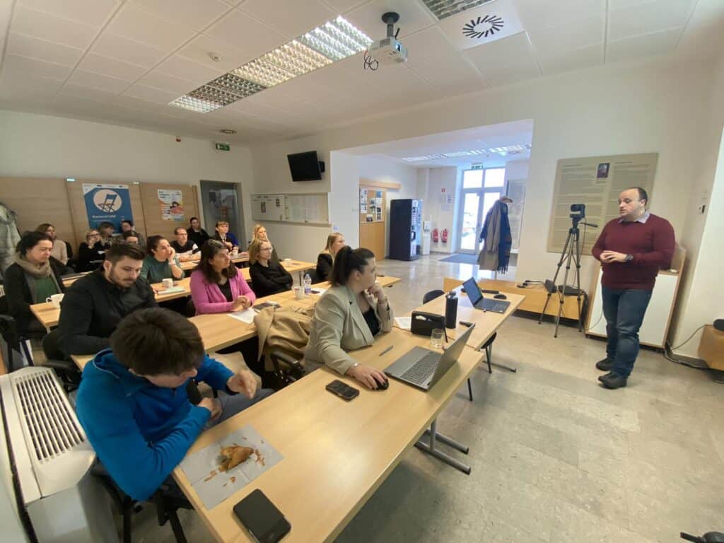 Img 2159b18b88fe18aa3c1acd38a52a3996 V