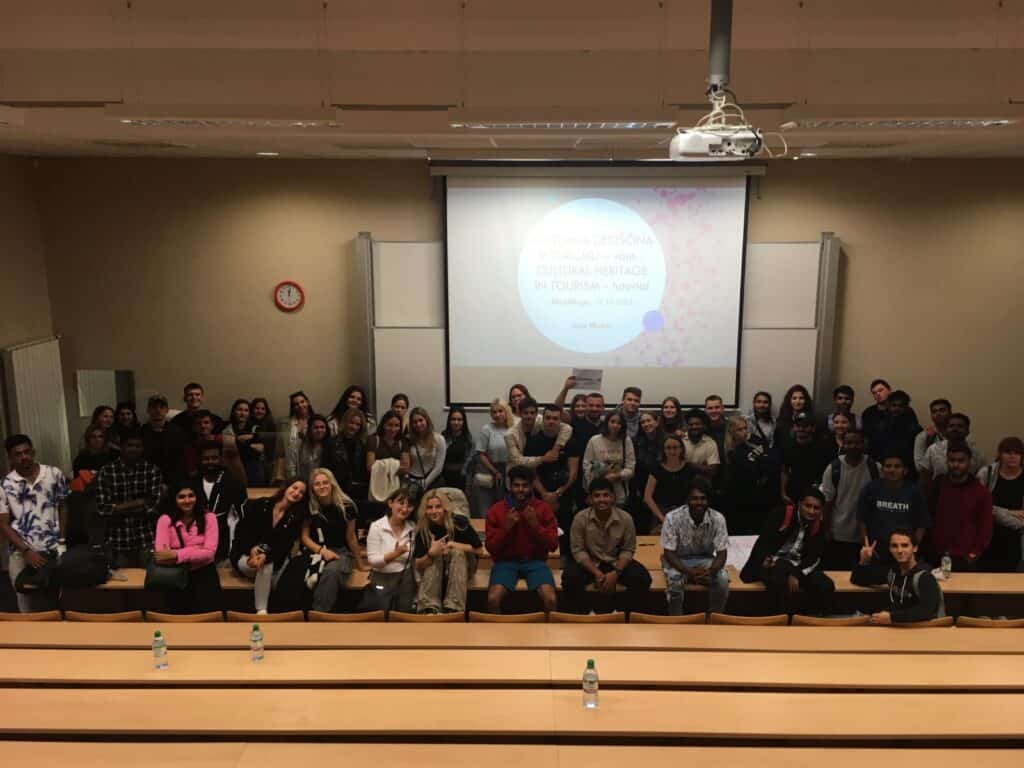 IMG-d4b80f3af26b81e88b79e076ec01a61c-V