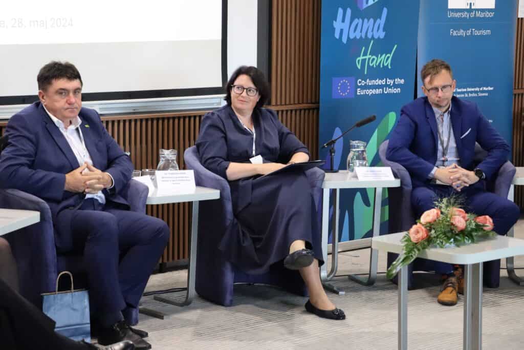 Img 4383 Okrogla Miza