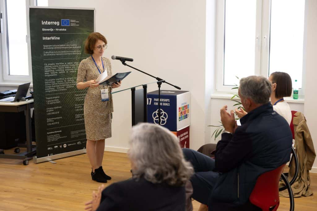 Anja Mlakar