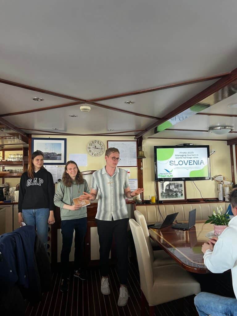 received_525523159595080